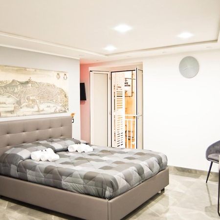 Suite Napoli Sotterranea Con Vasca Idromassaggio Buitenkant foto