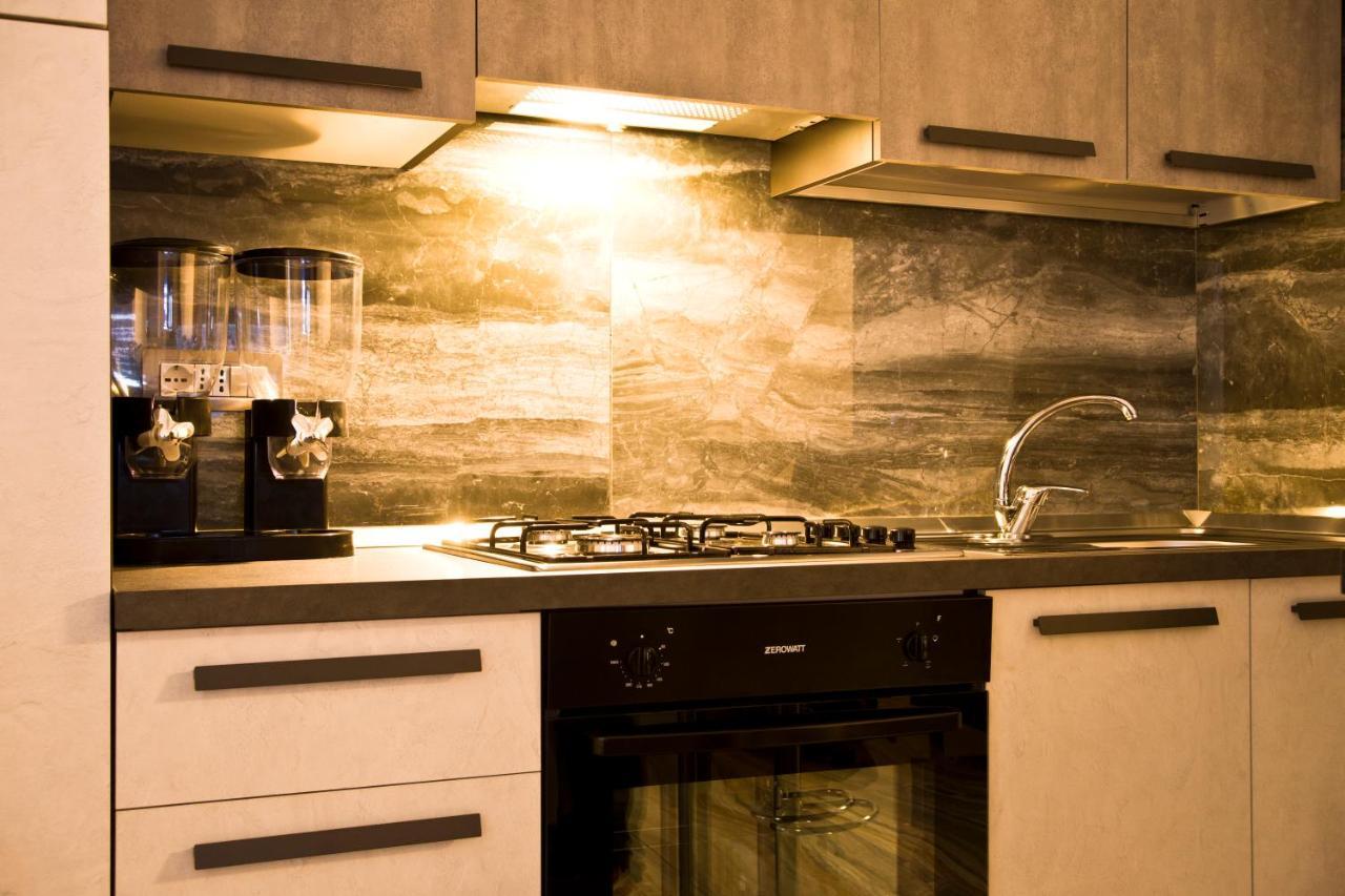Suite Napoli Sotterranea Con Vasca Idromassaggio Buitenkant foto