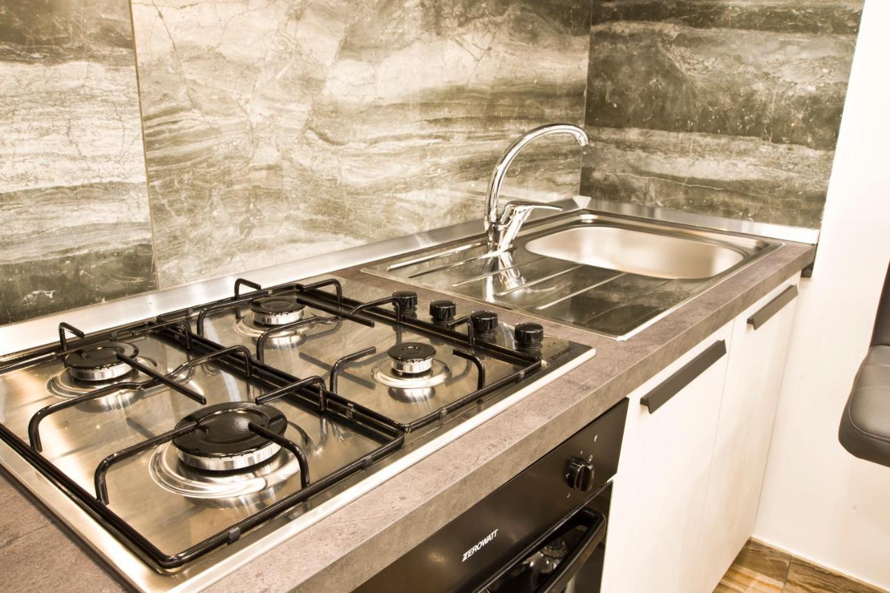 Suite Napoli Sotterranea Con Vasca Idromassaggio Buitenkant foto